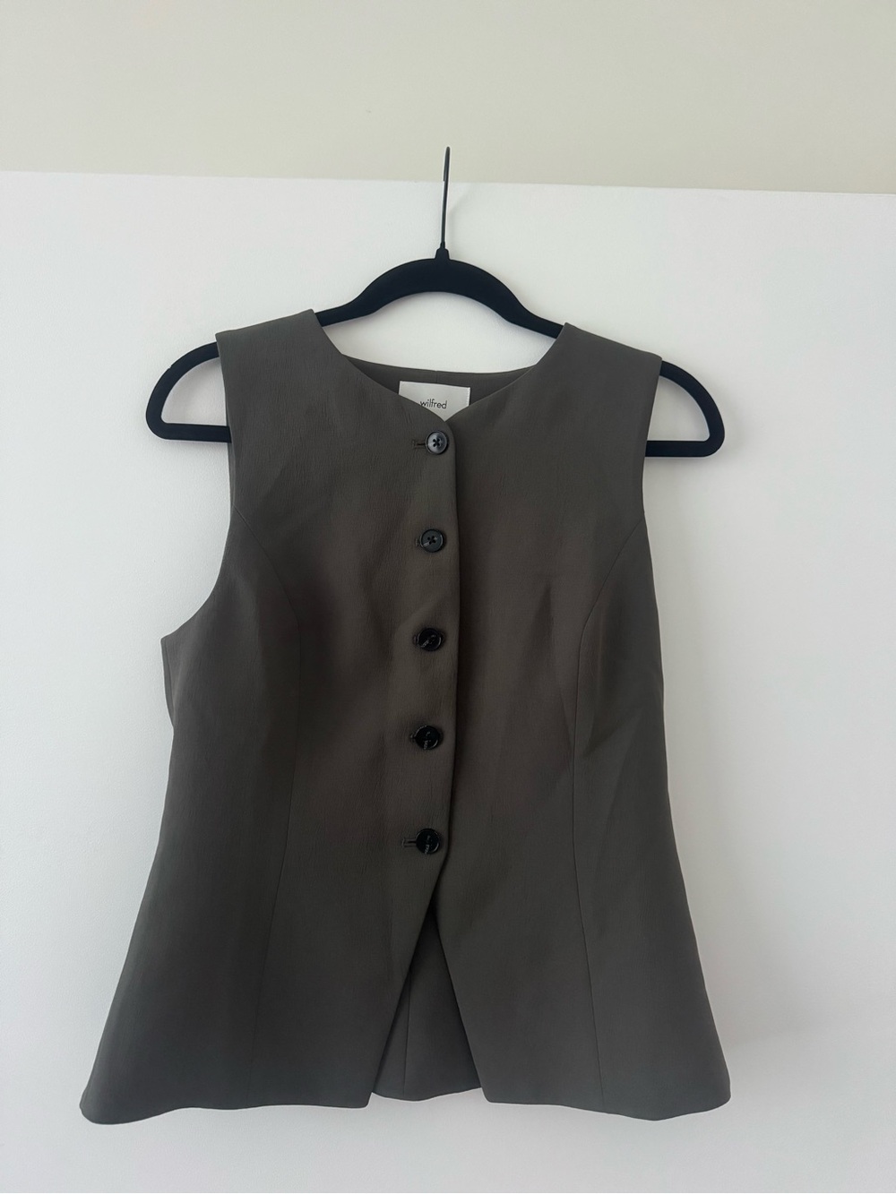 Aritzia Wilfred Regal Vest in Olive Green
